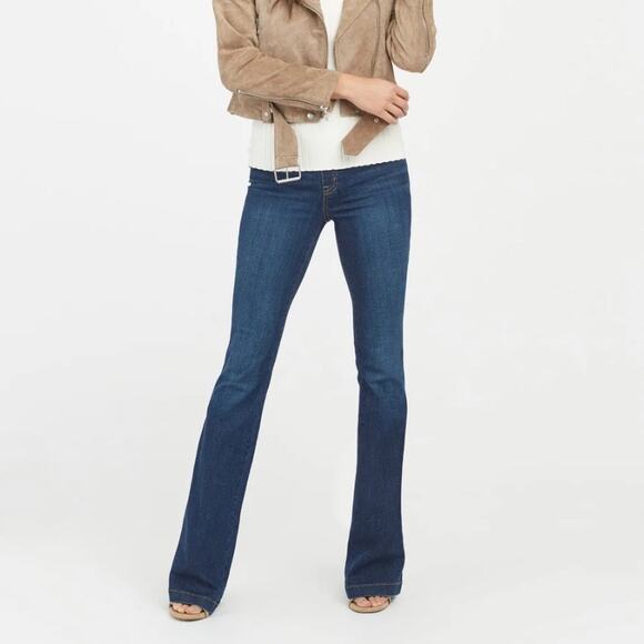 Spanx Flare Pull-On Flare Jeans in "Midnight" Dark Wash Size 1X - Picture 2 of 14